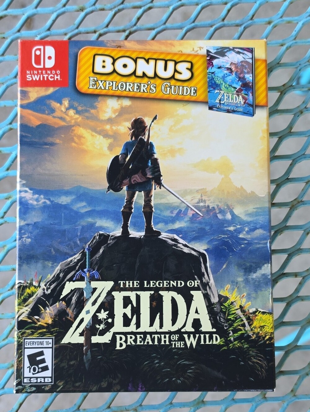 Nintendo Zelda: Breath of the Wild (Nintendo Switch) w/ Explorer's Guide